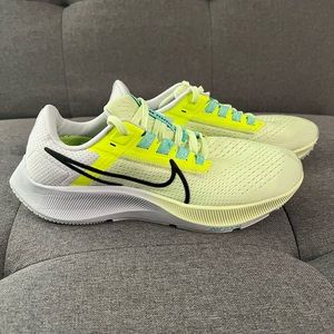 Nike Zoom Pegasus - women’s  8.5